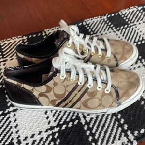 New coach sneakers size 9